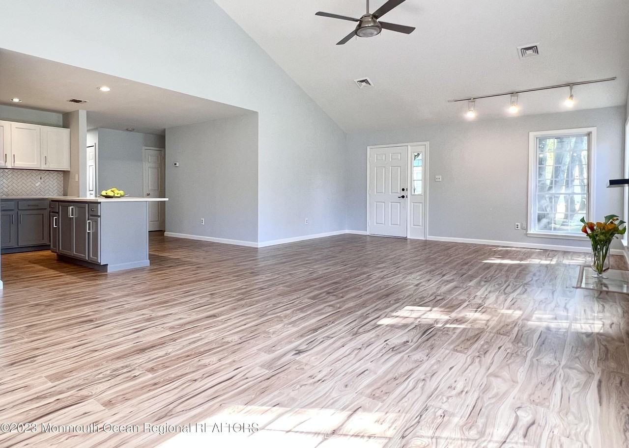 159 Tanglewood Pl - Photo 4 of 29