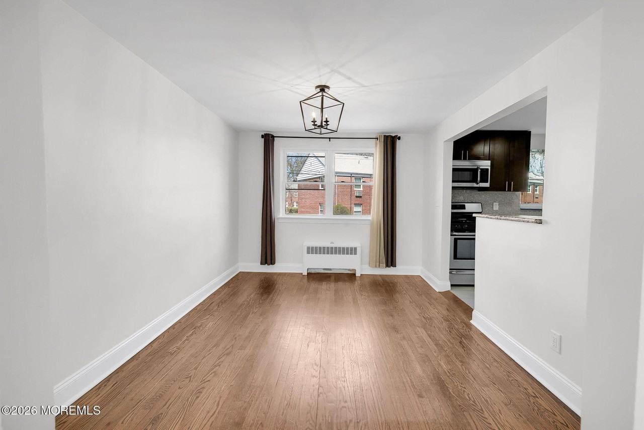 119 Manor Dr - Photo 6 of 35