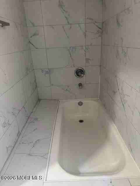 525 Franklin St Unit 1 - Photo 4 of 4