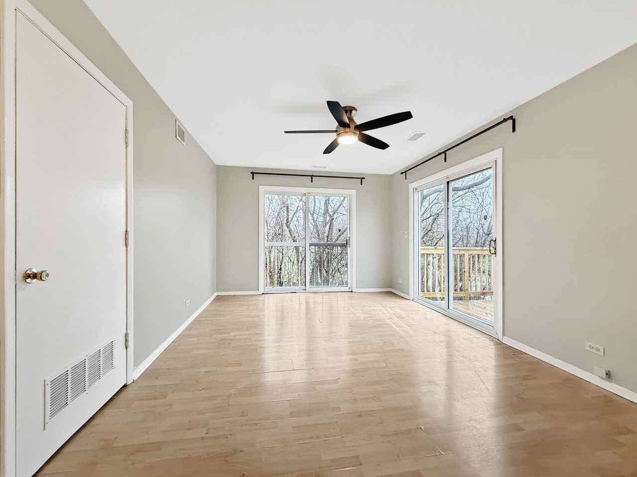 1978 Kenilworth Cir Apt H - Photo 2 of 14