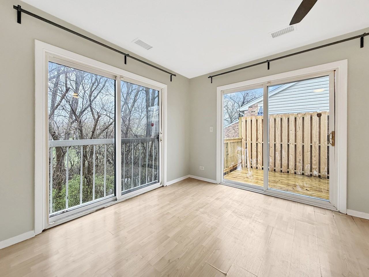 1978 Kenilworth Cir Apt H - Photo 3 of 14