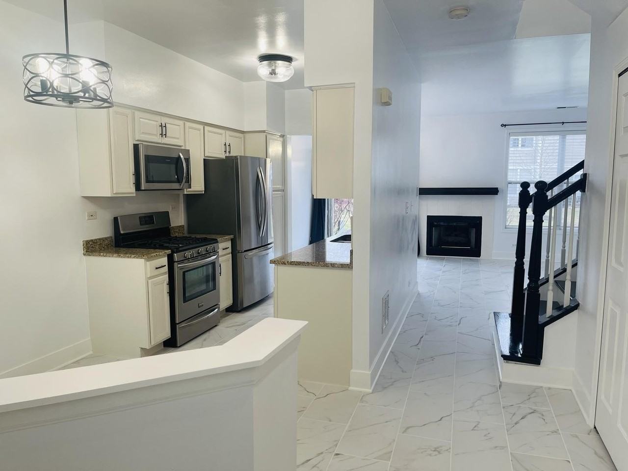 2813 Powell Ct - Photo 5 of 23