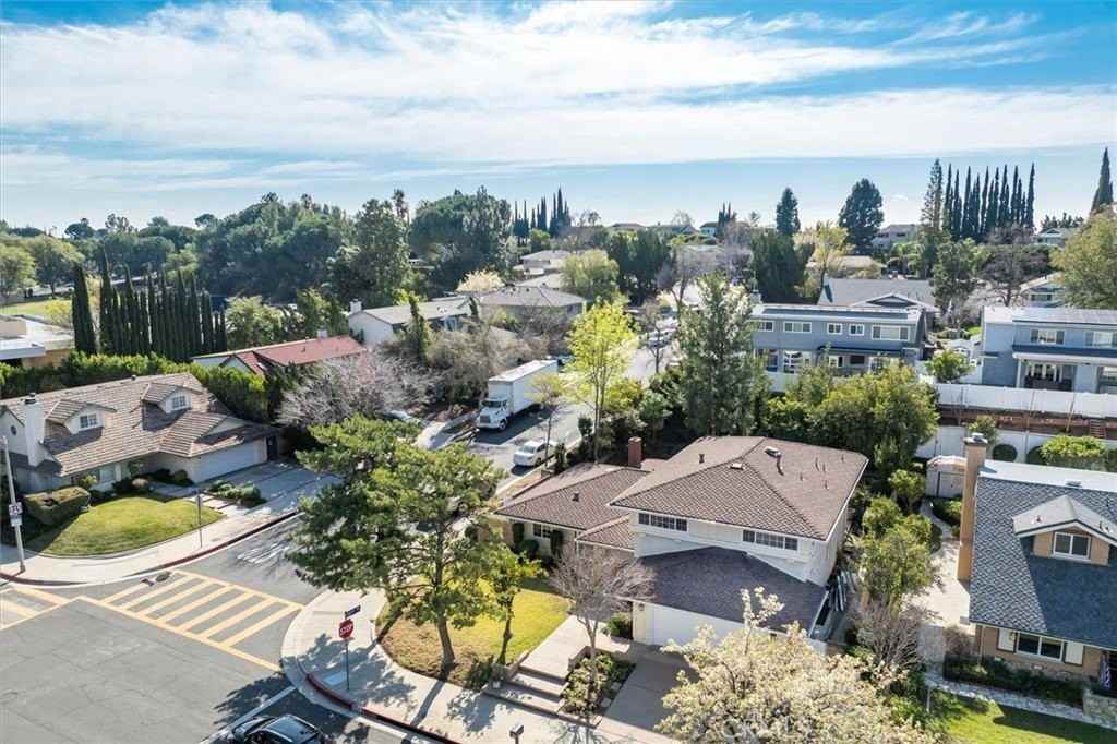 19100 Castlebay Ln - Photo 4 of 43