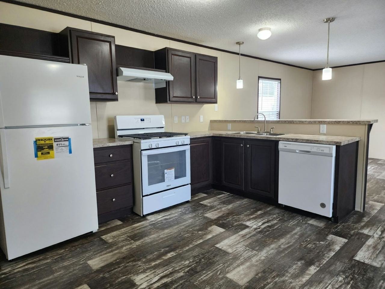 99 Lincoln Dr #99 - Photo 3 of 8