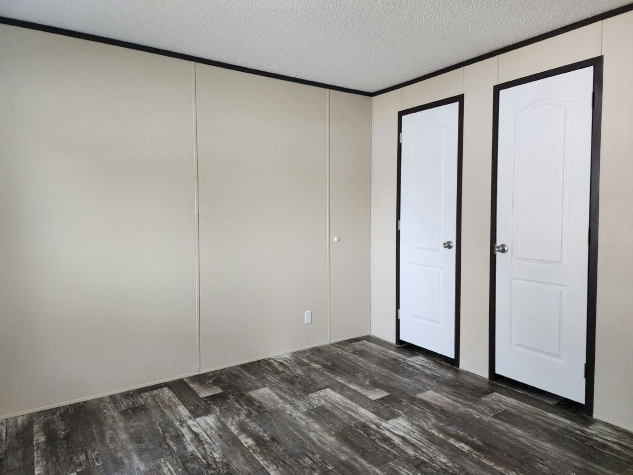 99 Lincoln Dr #99 - Photo 4 of 8