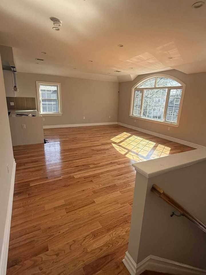 13322 146th St #2 - Photo 3 of 22