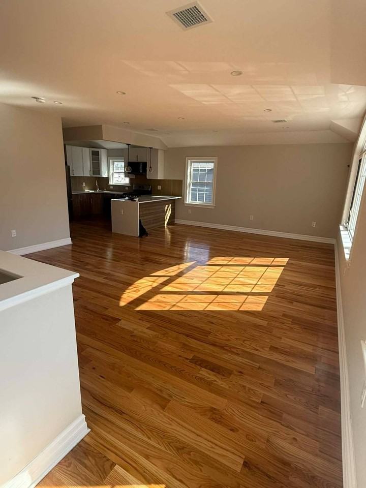 13322 146th St #2 - Photo 4 of 22