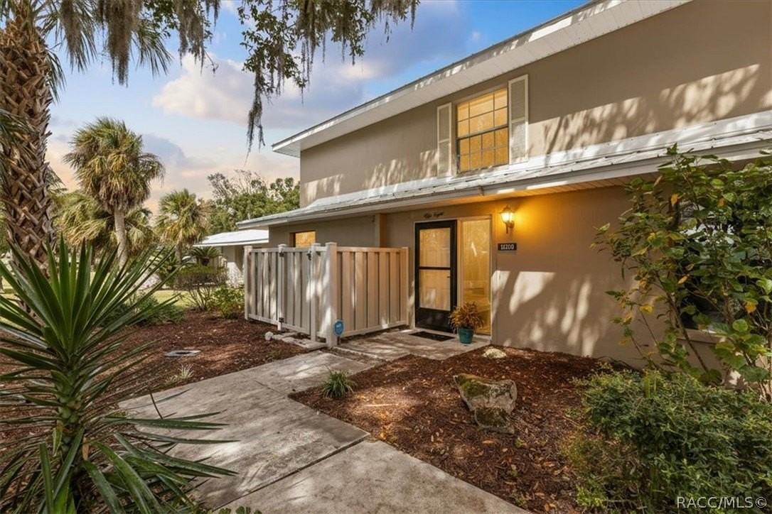 11310 W Bayshore Dr - Photo 2 of 50