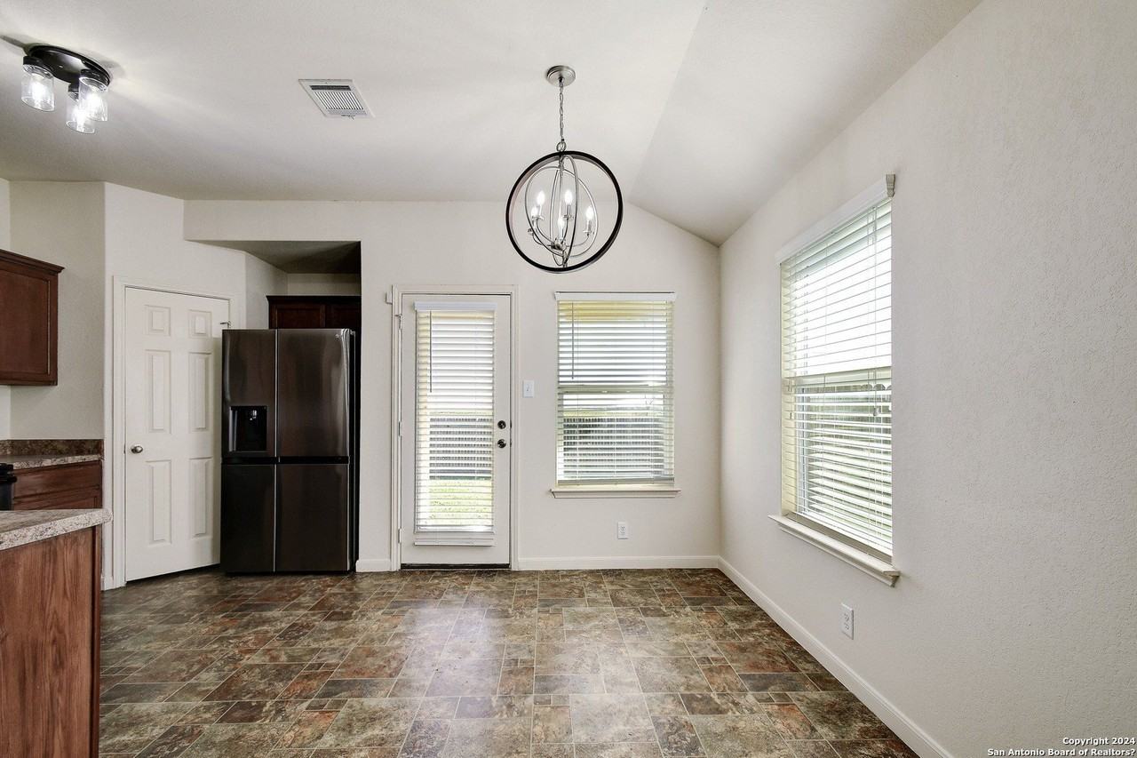 409 Teron Dr - Photo 7 of 28