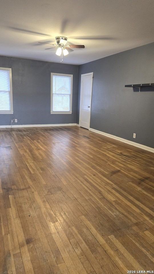 818 W Russell Pl Apt 4 - Photo 4 of 9