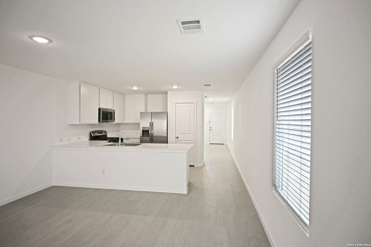 298 Tahoe Ave - Photo 3 of 24