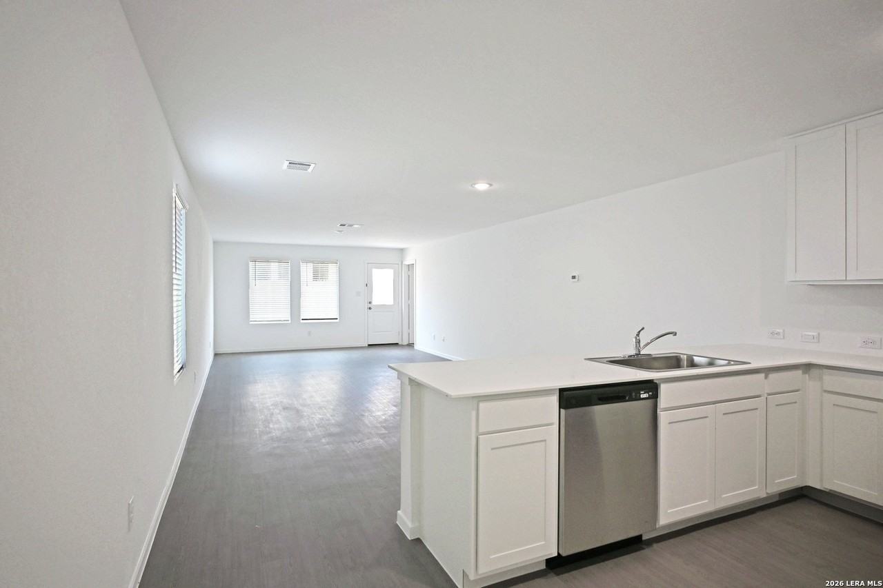 298 Tahoe Ave - Photo 5 of 24