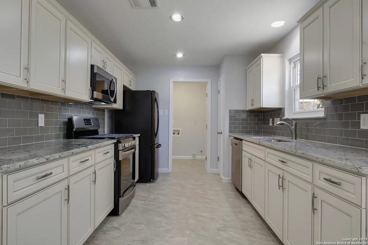 7246 Flaming Forest St - Photo 4 of 13