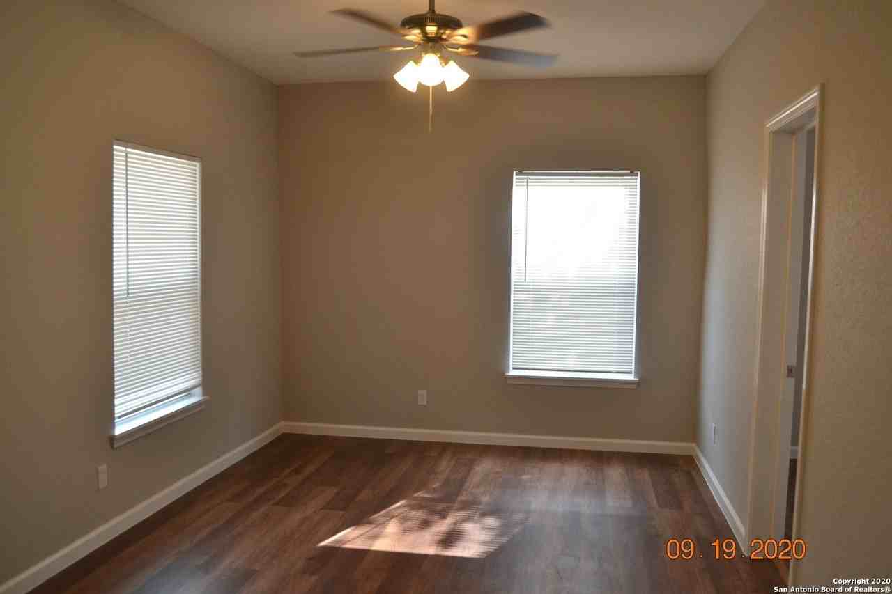 248 Ray Ave - Photo 3 of 11