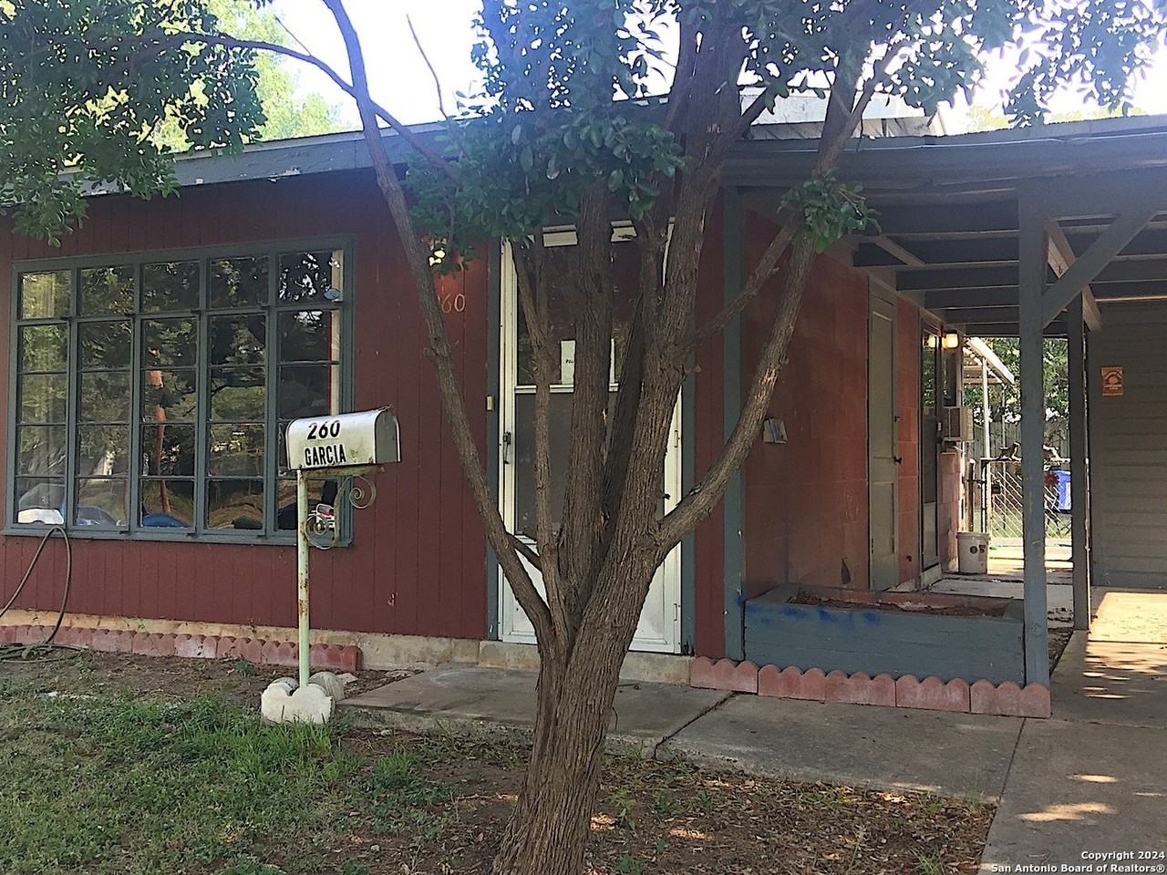 260 Kenmar Dr - Photo 4 of 19