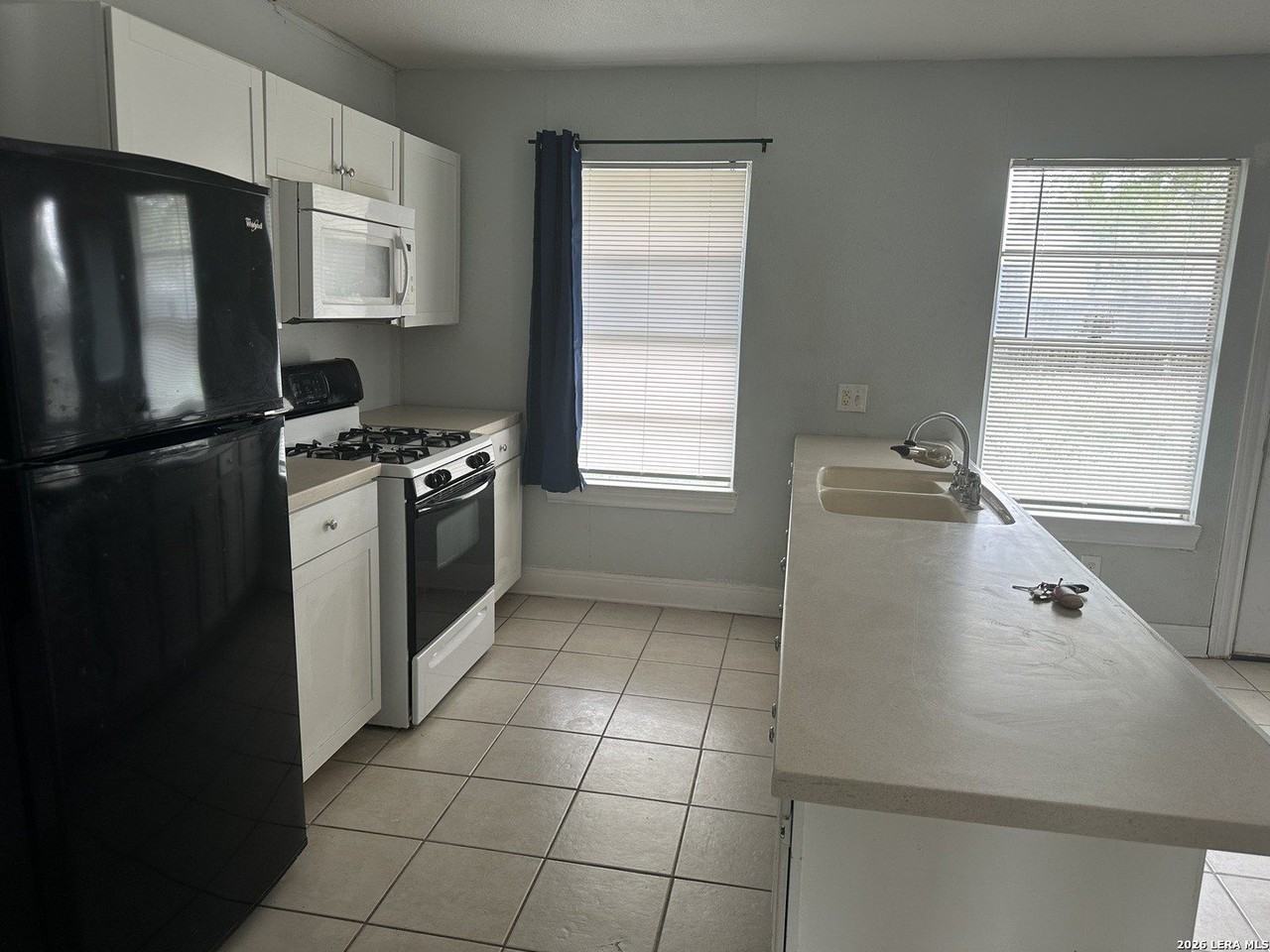 4911 Longfellow Blvd - Photo 4 of 9