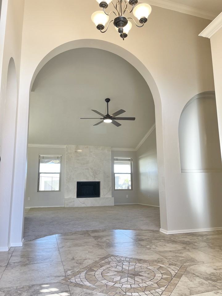 2846 E Nora St - Photo 3 of 22