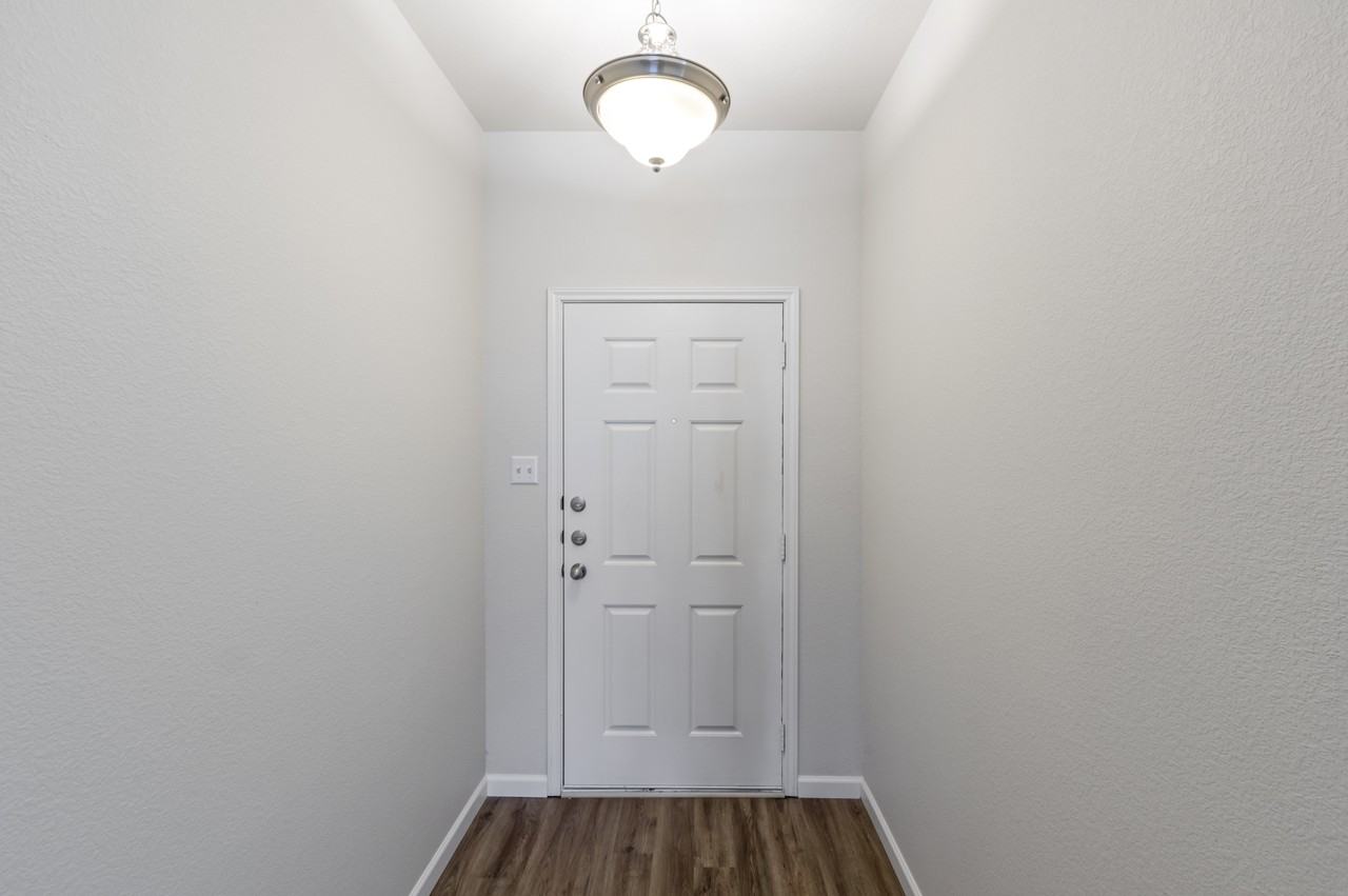 8011 Fieldstone Dr - Photo 3 of 24