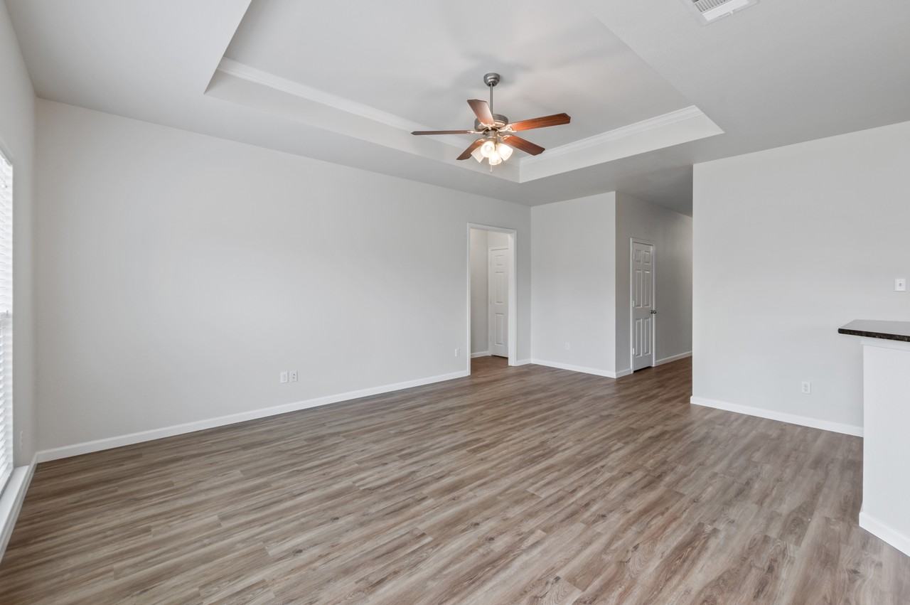 8011 Fieldstone Dr - Photo 5 of 24