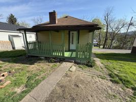 featured image of 843 1/2 6th Ave