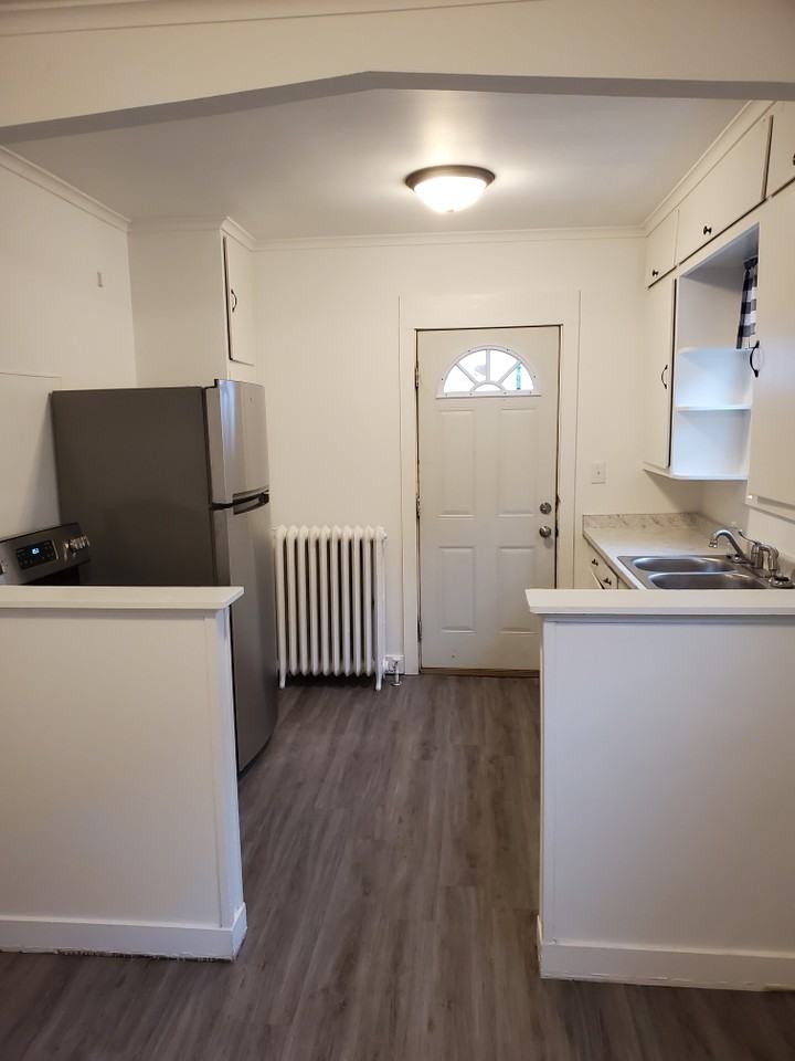 1338 Main St #5 - Photo 4 of 6