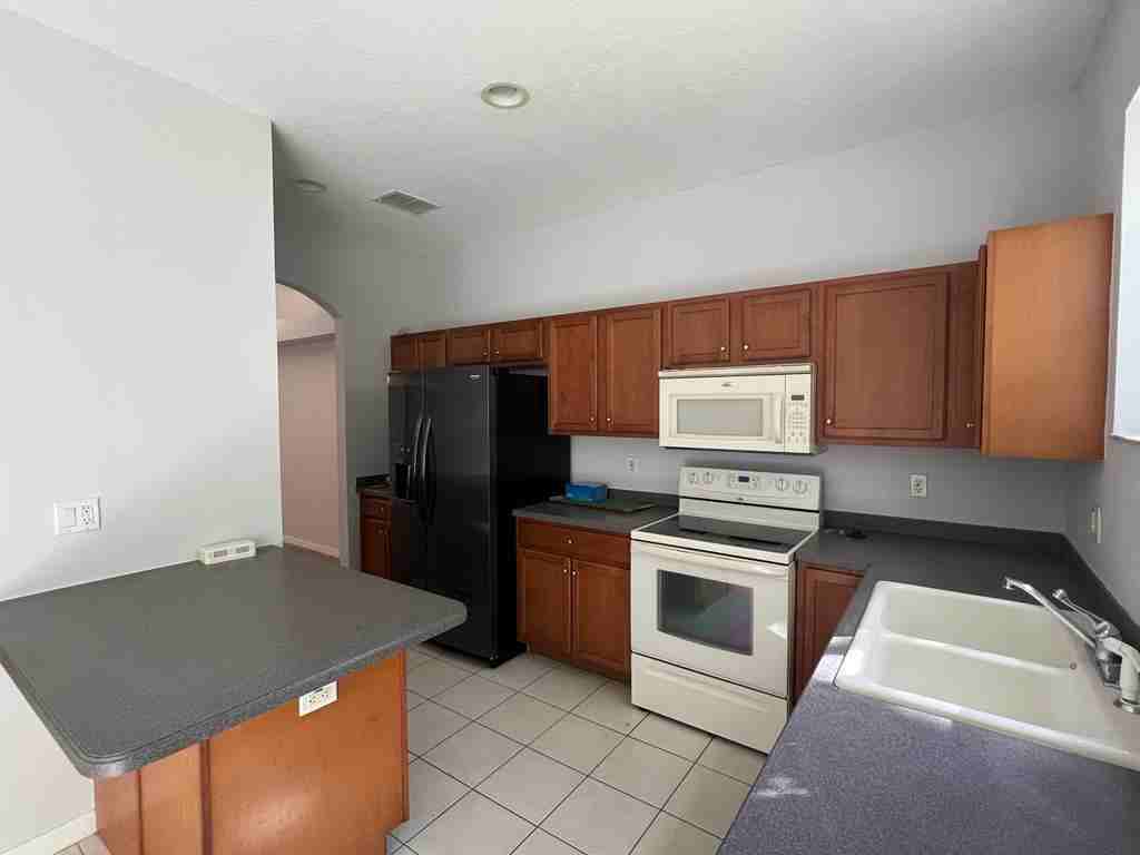 3646 Pine Knot Dr - Photo 7 of 19