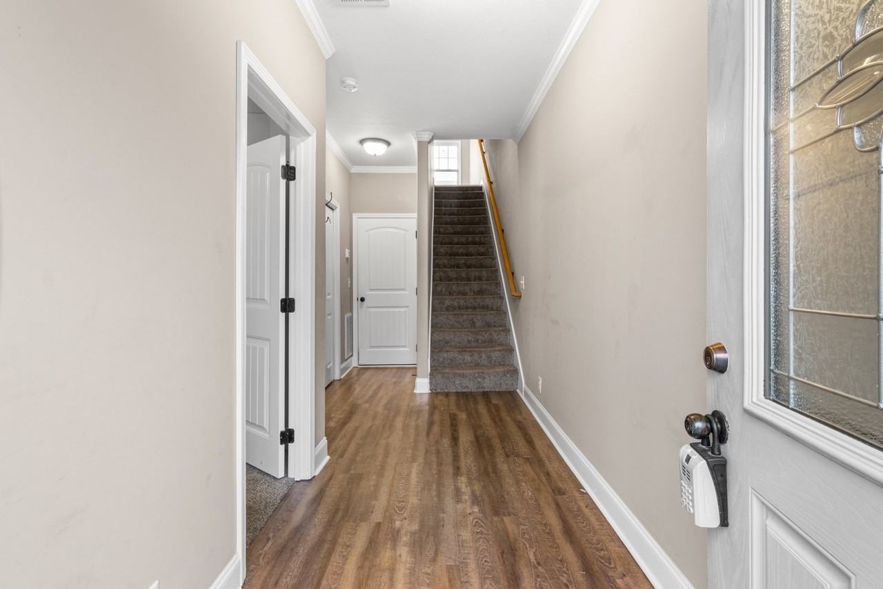 106 Whitman Xing - Photo 4 of 11