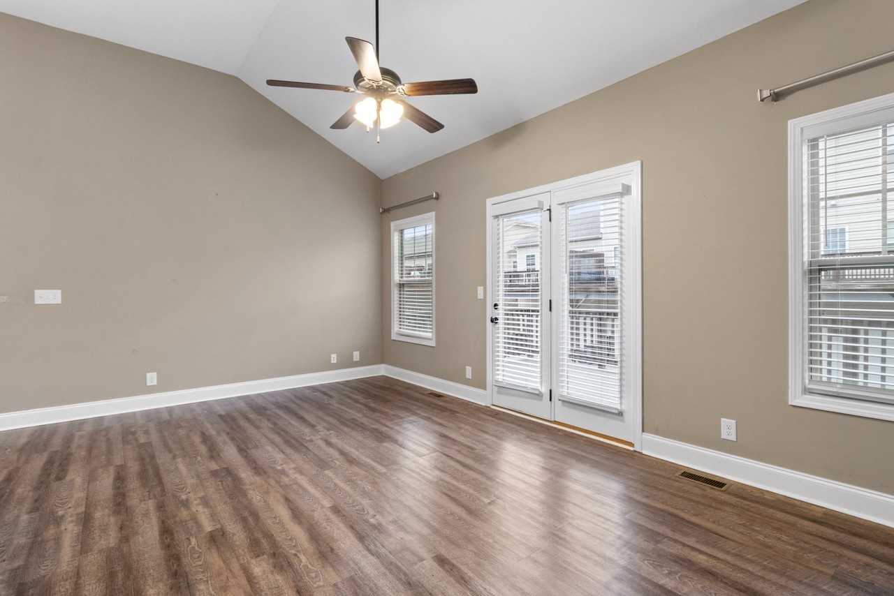 106 Whitman Xing - Photo 6 of 11