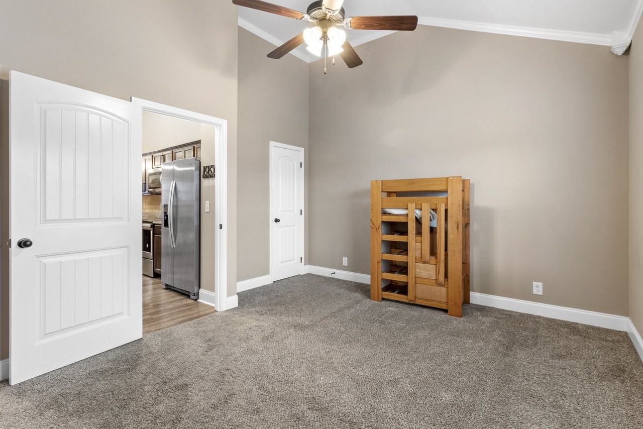 106 Whitman Xing - Photo 7 of 11