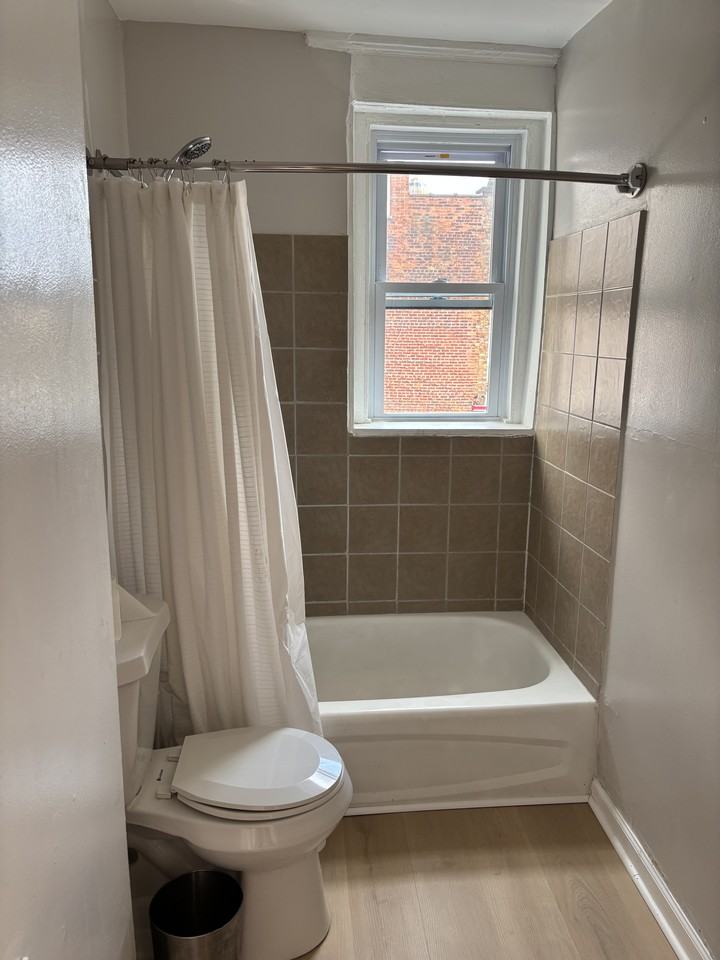 243 Niagara St #2 - Photo 6 of 11