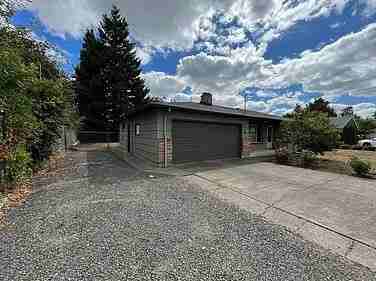 530 Se 12th Ave - Photo 3 of 32