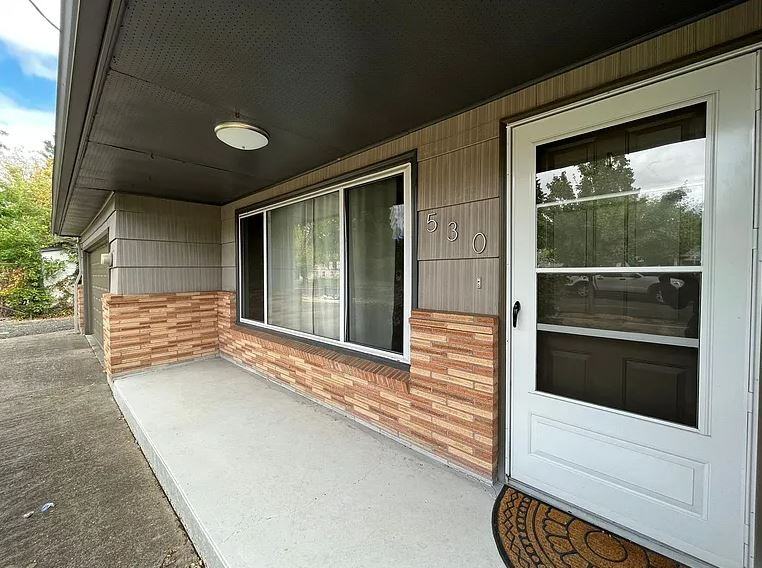 530 Se 12th Ave - Photo 4 of 32