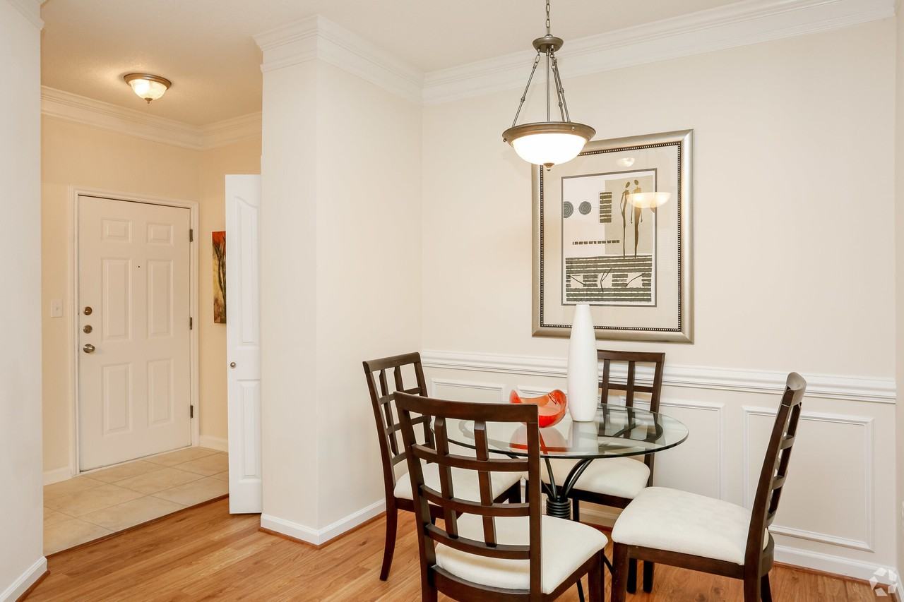 3098 Crossview Dr #ALB - Photo 5 of 17