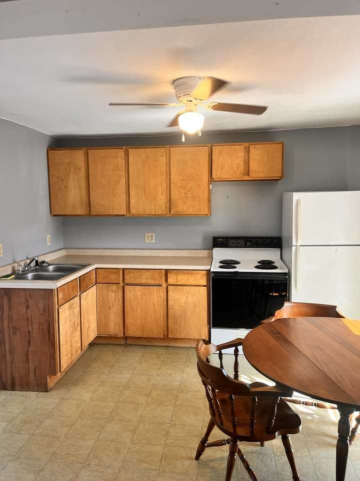310 W Main St - Photo 5 of 14