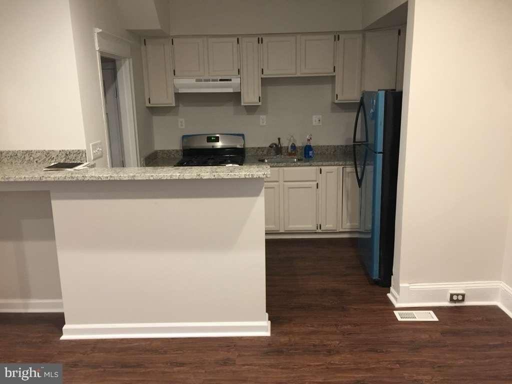 1335 T St Se - Photo 2 of 12