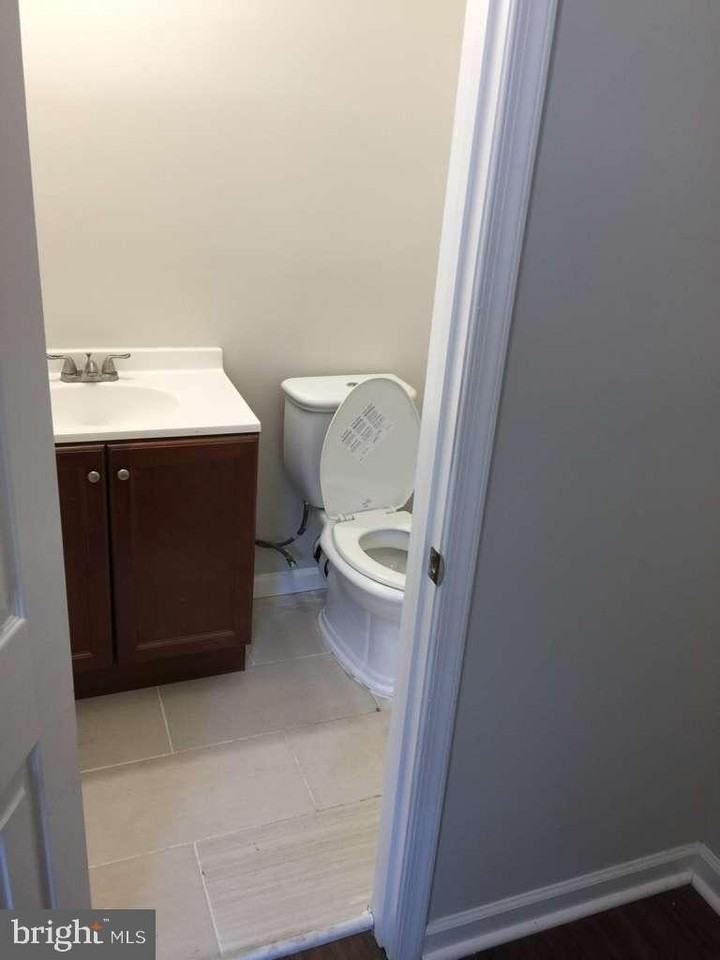 1335 T St Se - Photo 4 of 12