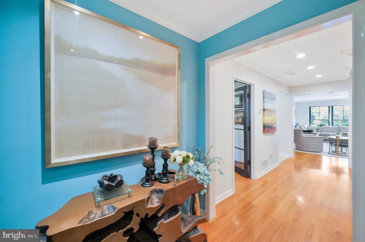 4732 Massachusetts Ave Nw - Photo 3 of 39