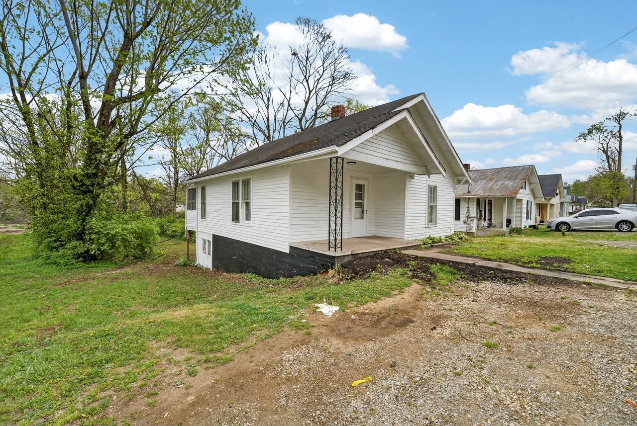 225 Sunset Ave - Photo 5 of 23