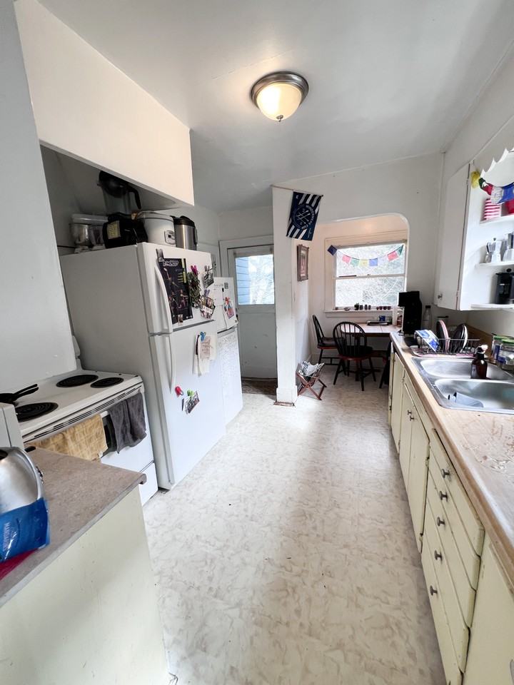 4020 2nd Ave Ne #4022 - Photo 5 of 8