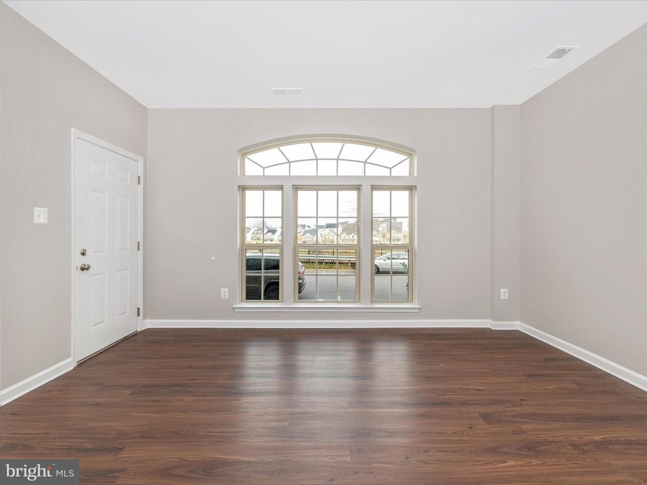 10020 Beerse St - Photo 6 of 35