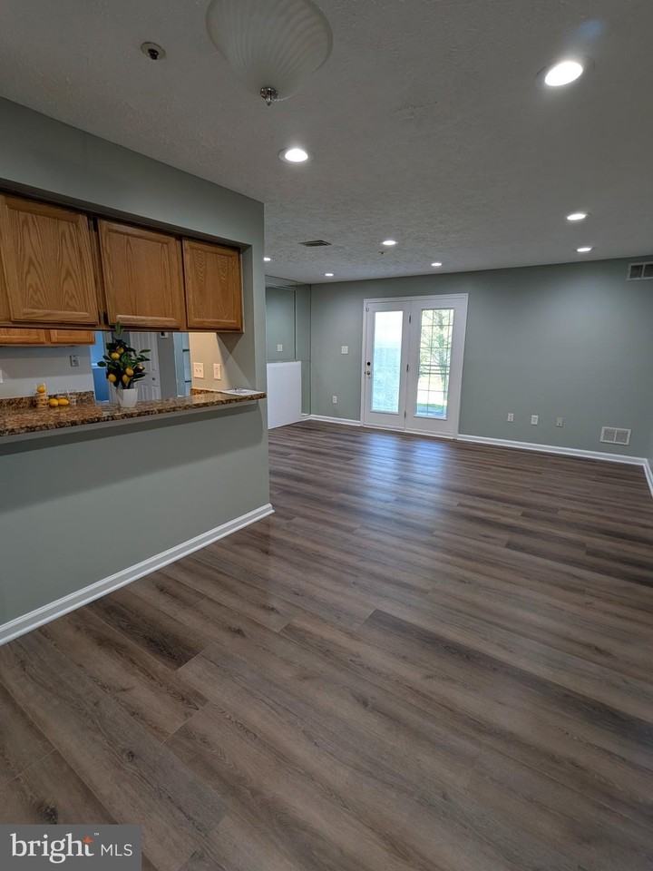 12221 Eagles Nest Ct #B - Photo 4 of 30