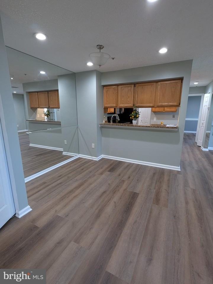 12221 Eagles Nest Ct #B - Photo 5 of 30