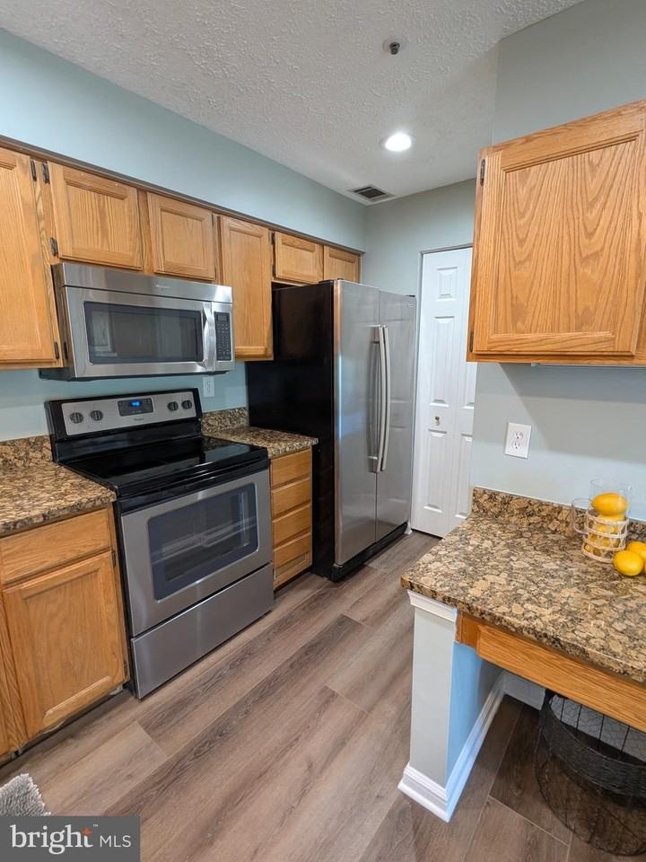 12221 Eagles Nest Ct #B - Photo 6 of 30