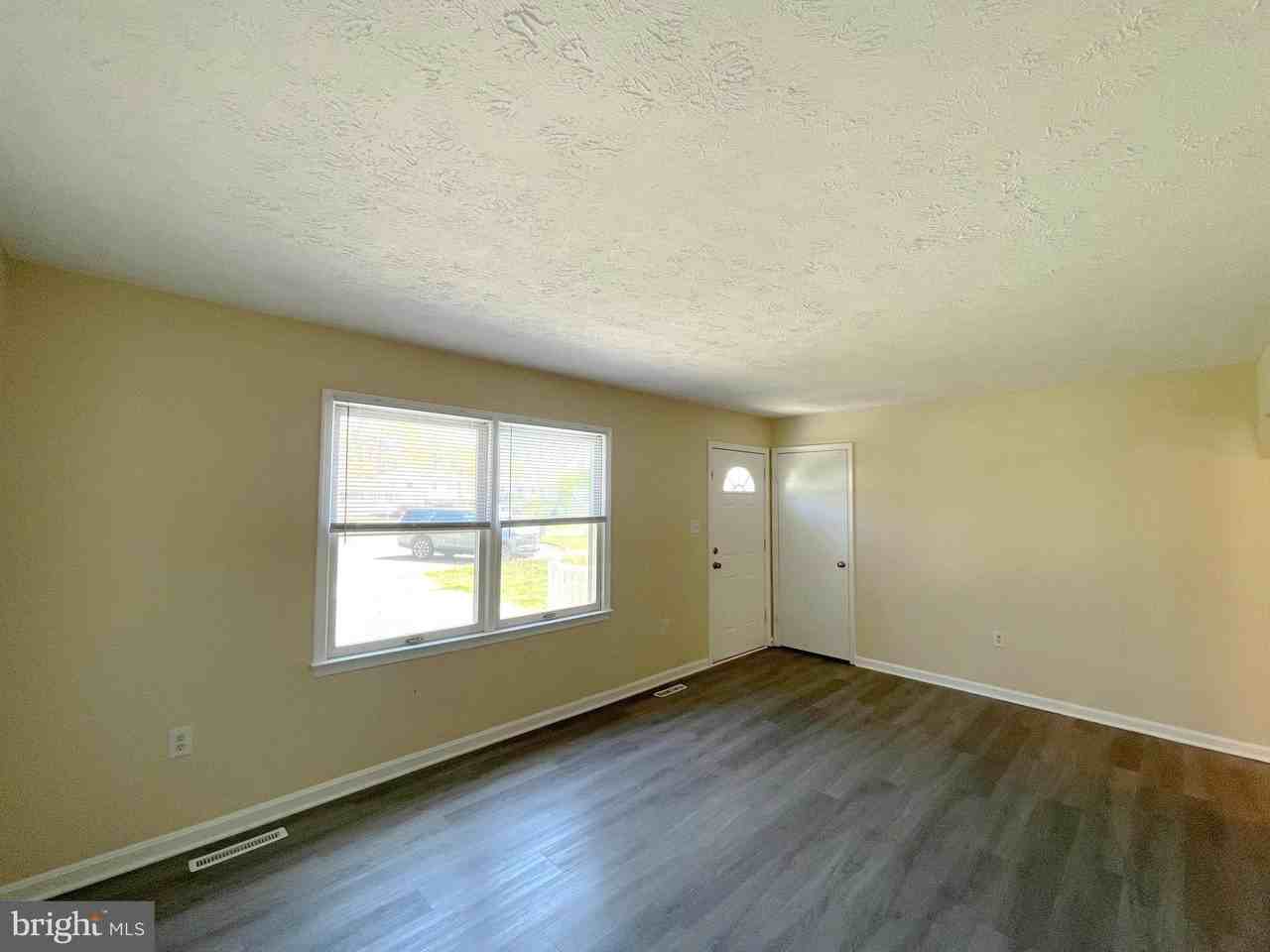 45743 Dee Ct - Photo 3 of 30