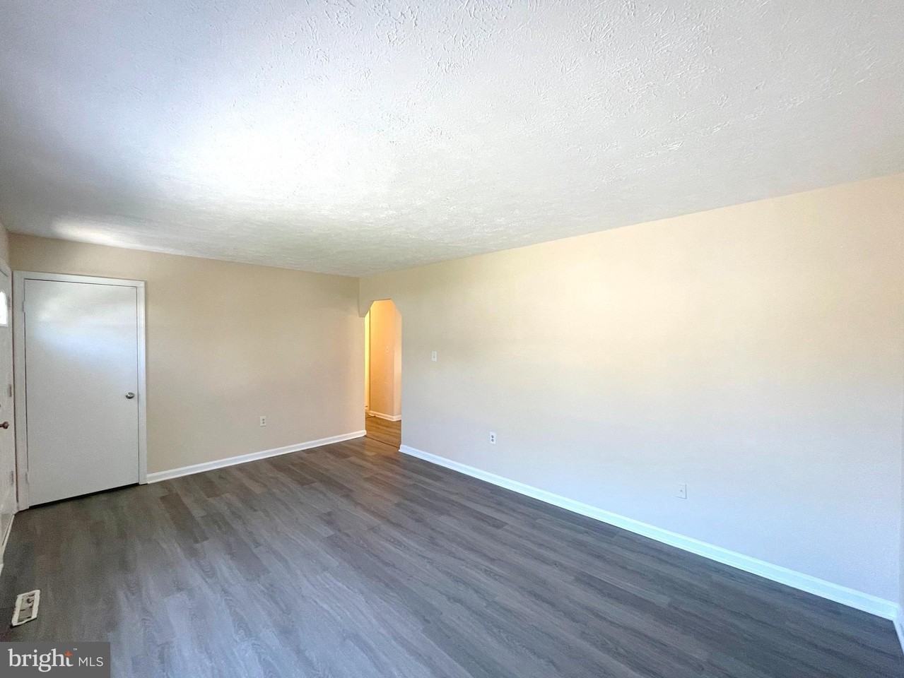 45743 Dee Ct - Photo 4 of 30