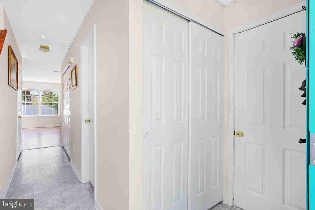 16 High Meadows Dr - Photo 5 of 33