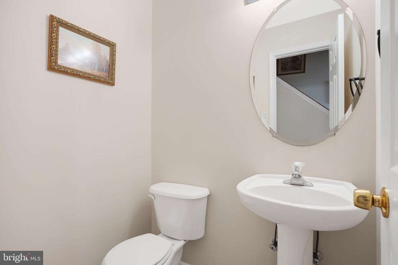 16 High Meadows Dr - Photo 6 of 33