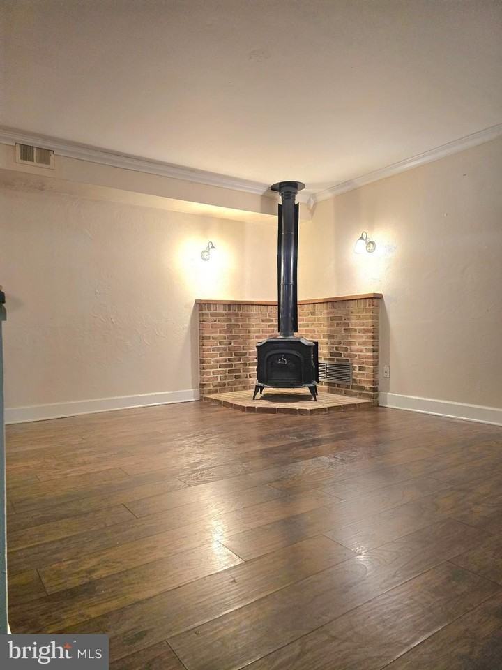 1136 Fox Run - Photo 4 of 27