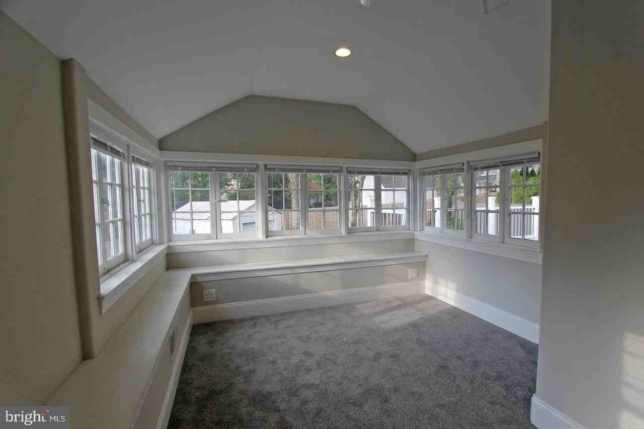 233 E Montgomery Ave - Photo 7 of 13