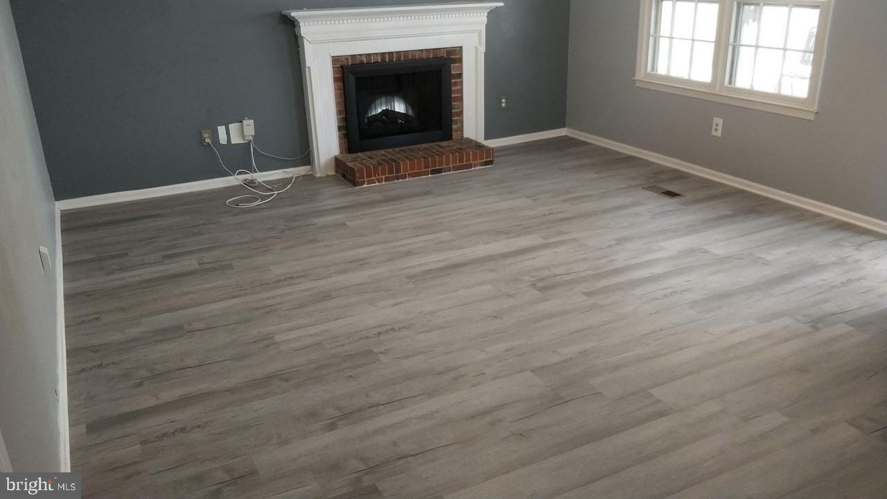 8523 Electric Ave - Photo 6 of 27